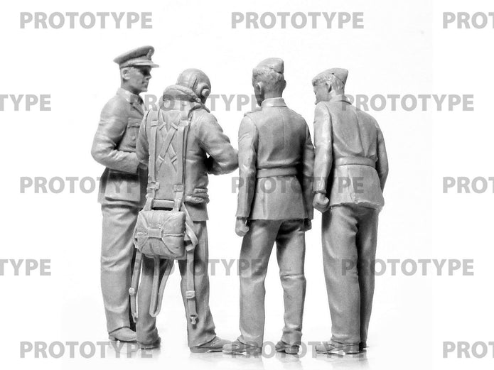 ICM 32113 Plastic model figures kit Scale 1:32 WWII RAF Cadets (4 figures)