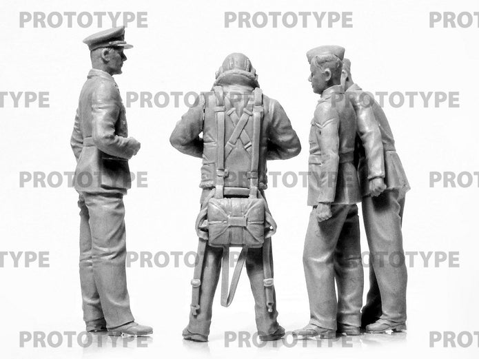 ICM 32113 Plastic model figures kit Scale 1:32 WWII RAF Cadets (4 figures)