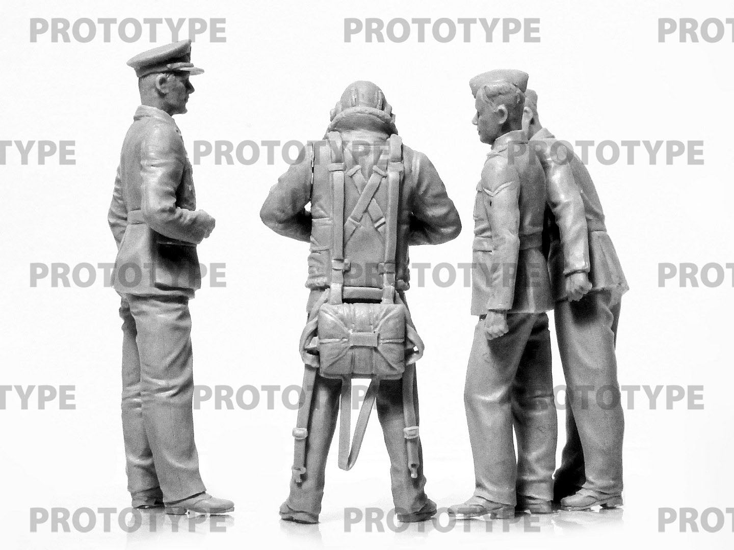 ICM 32113 Plastic model figures kit Scale 1:32 WWII RAF Cadets (4 figures)