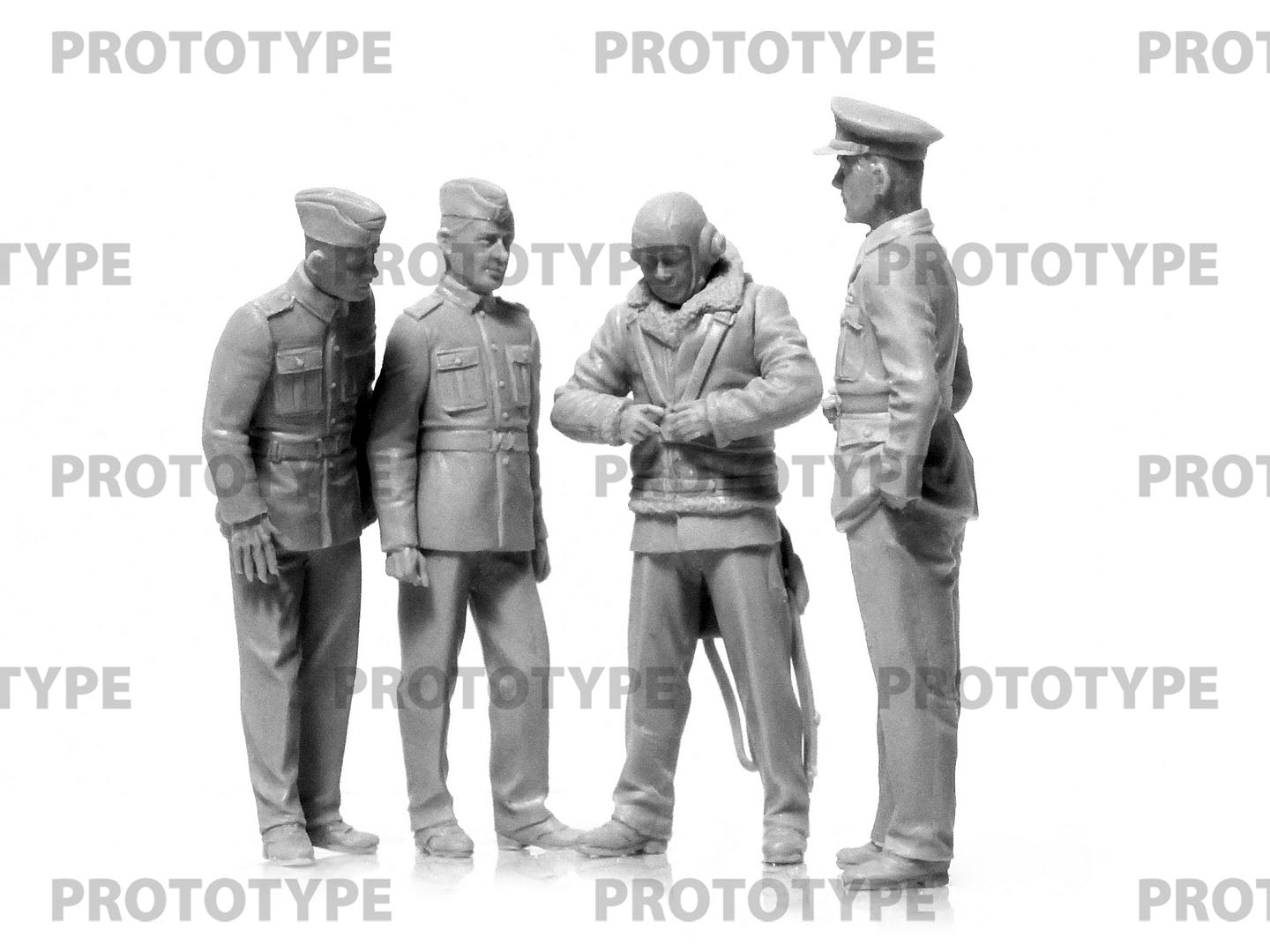 ICM 32113 Plastic model figures kit Scale 1:32 WWII RAF Cadets (4 figures)