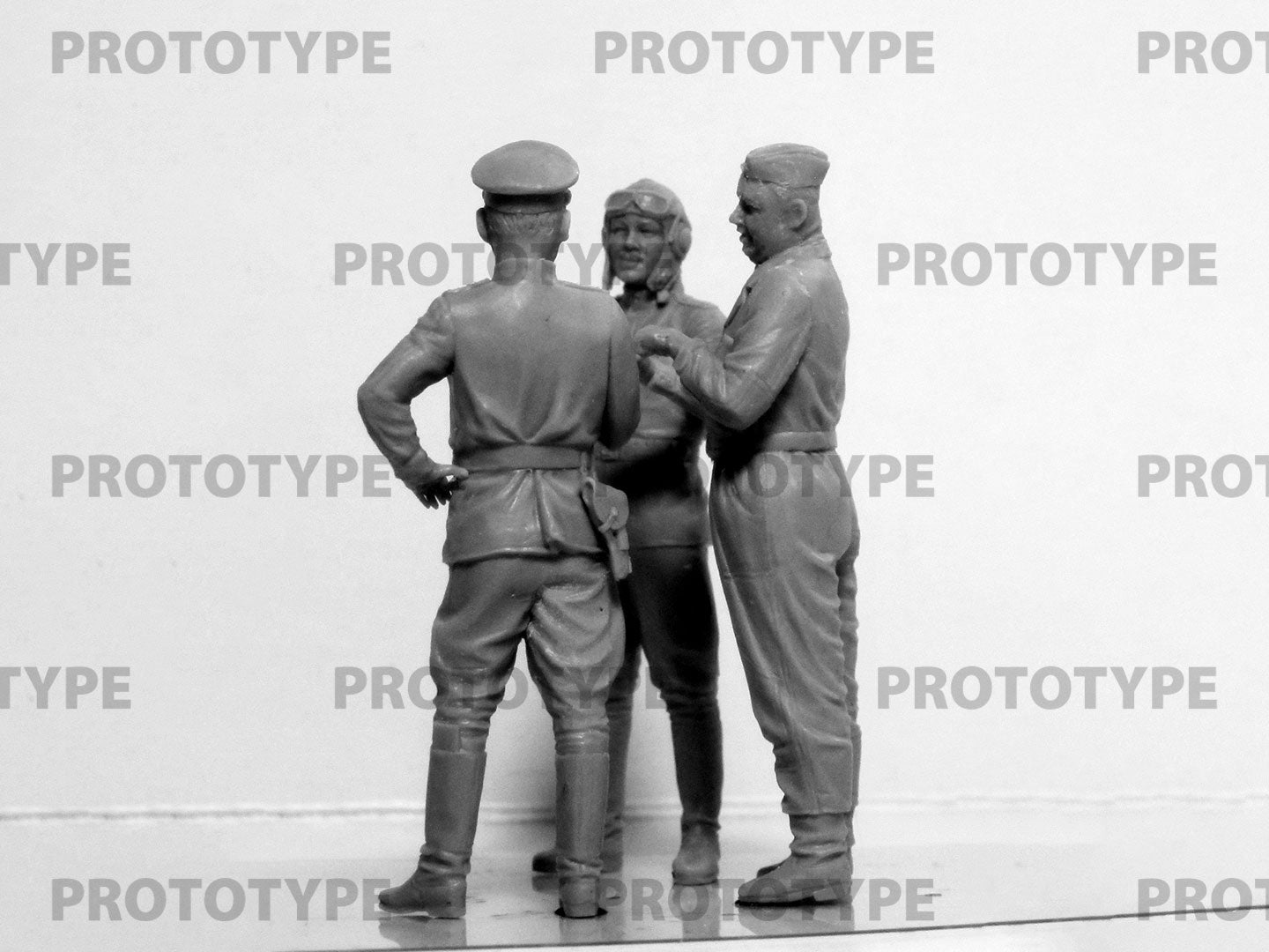 ICM 32117 Plastic model kit Scale 1:32 Pilots of the Soviet Air Force 1943-1945