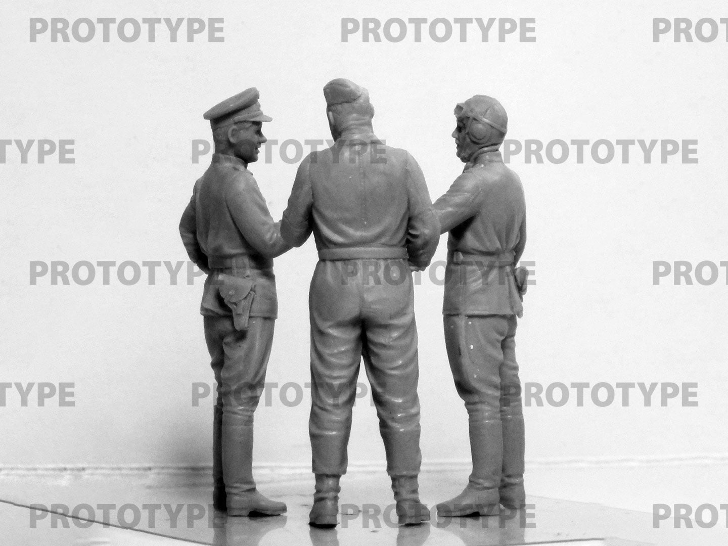 ICM 32117 Plastic model kit Scale 1:32 Pilots of the Soviet Air Force 1943-1945