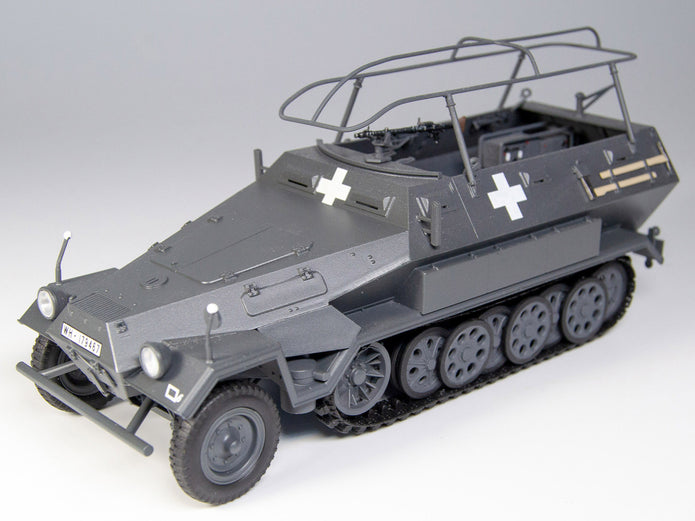 ICM 35102 Scale model kit 1:35 Sd.Kfz.251/6 Ausf.A, WWII German Armoured Command