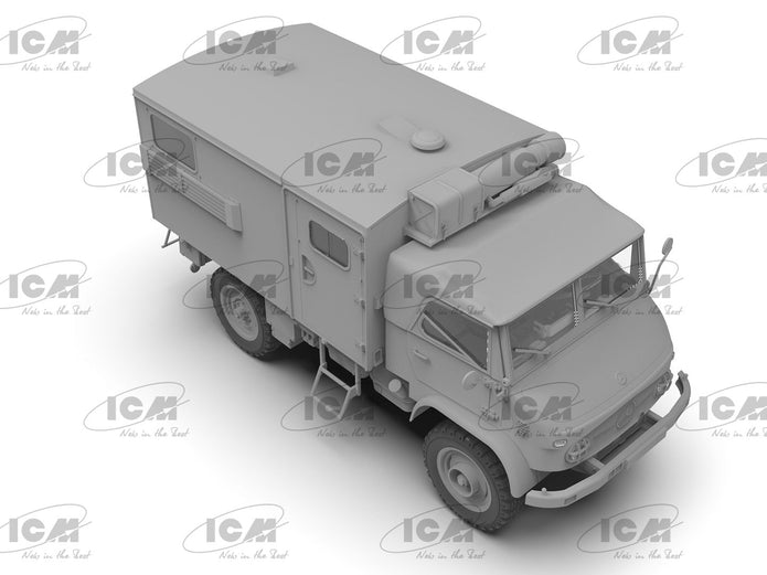 ICM 35136 Plastic model truck Scale 1:35 Unimog S 404 with box body kits models