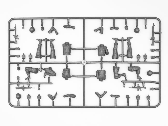 US Elite Forces in Iraq
4 figures – 4 soldiers Scale 1:35 ICM35201 Plastic Model Figures Kit