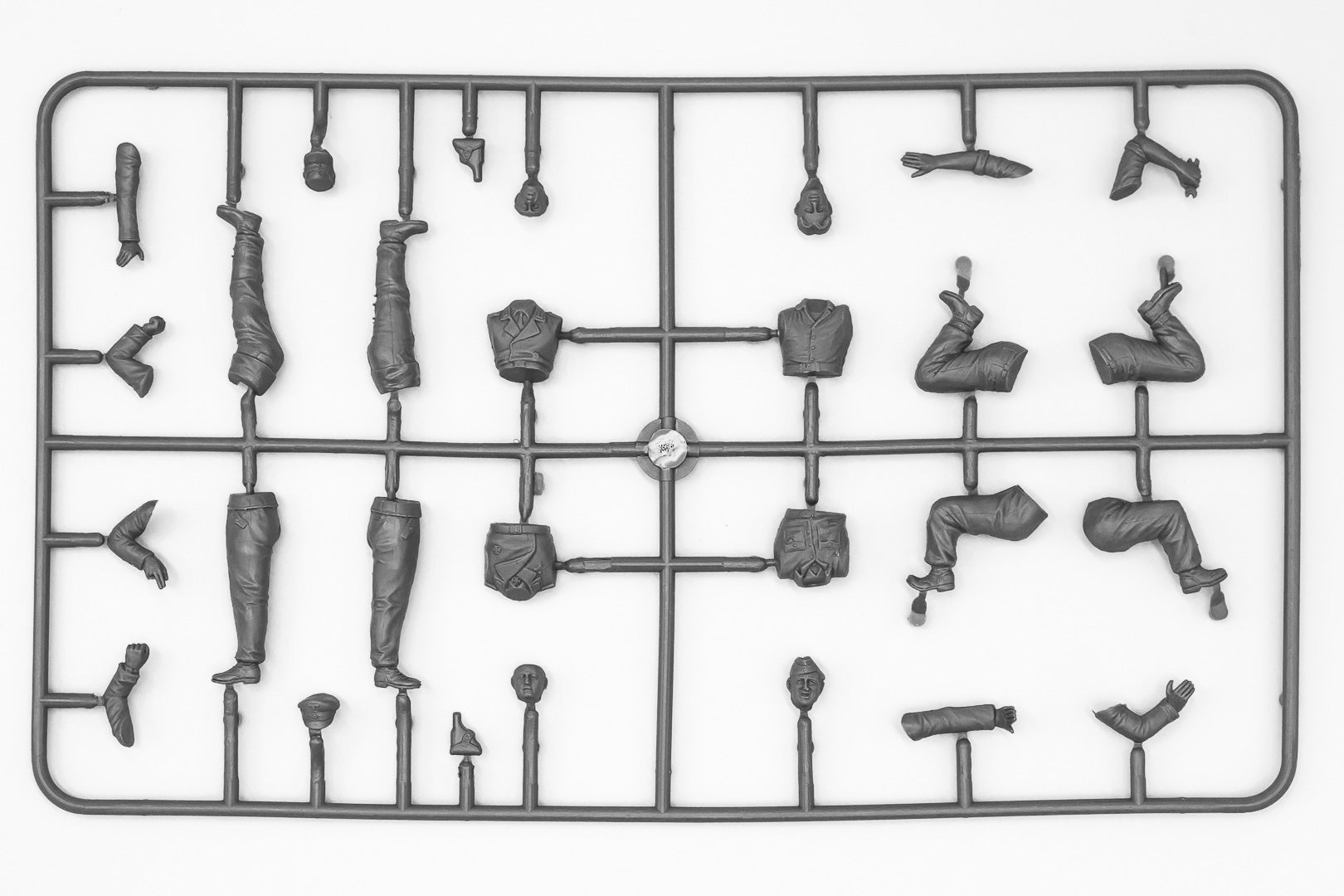 ICM 35211 Plastic model kit Scale figures 1:35 German tank crew, 1943-1945