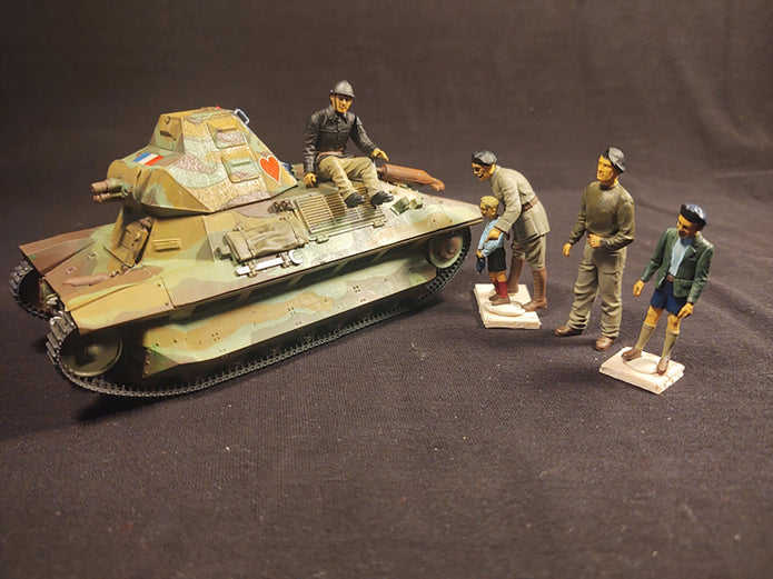 ICM 35338 Plastic model Tank kit 1:35 FCM 36 with French Tank Crew kits model