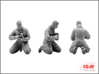 ICM 35351 Plastic model kit Scale figures 1:35 Soviet tank crew, 1943-1945