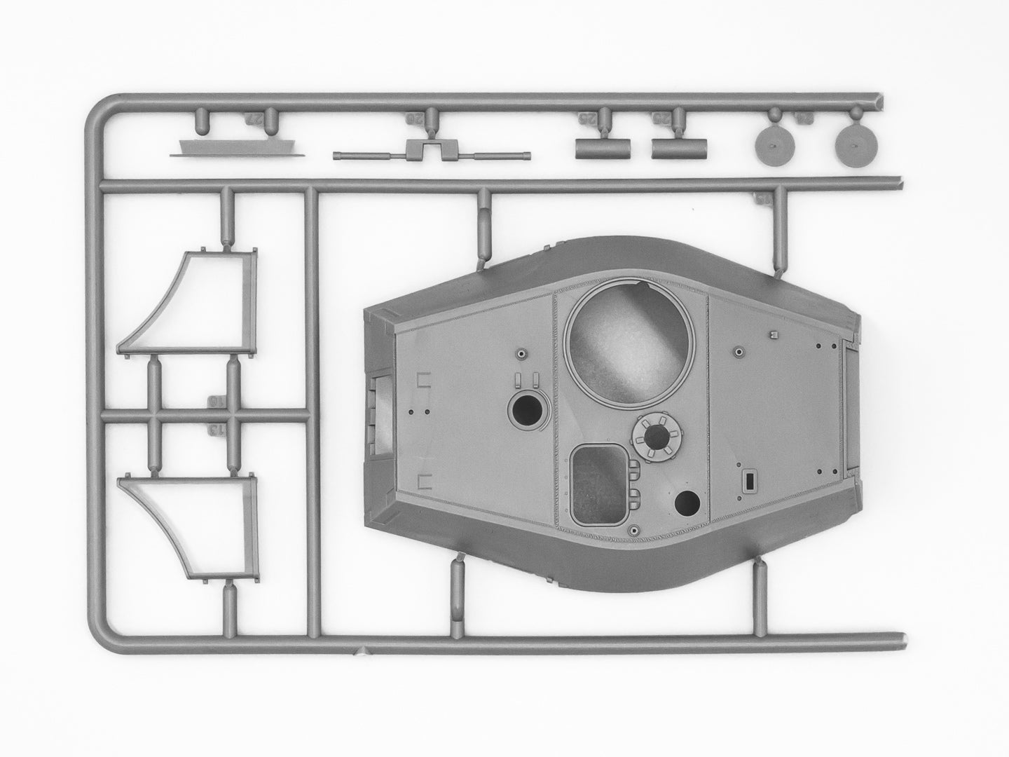 ICM 35364 Scale model kit 1:35 Pz.Kpfw.VI Ausf.B 