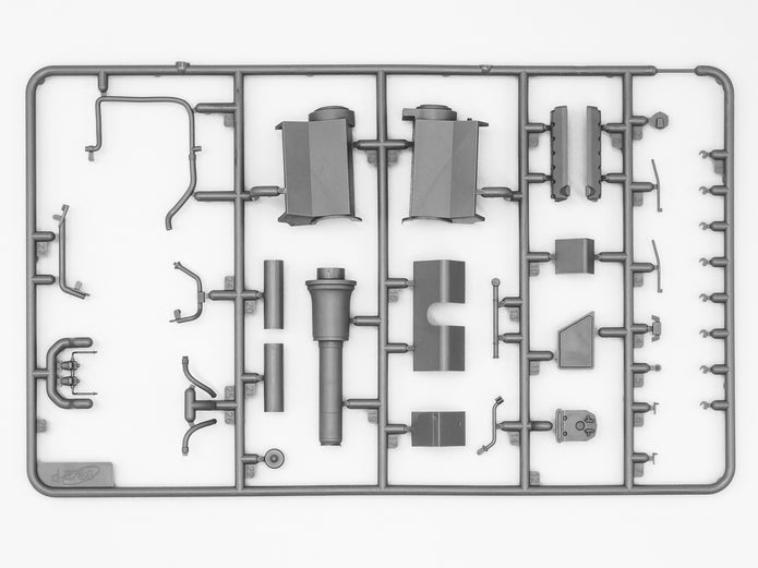 ICM 35364 Scale model kit 1:35 Pz.Kpfw.VI Ausf.B "King Tiger" with full interior