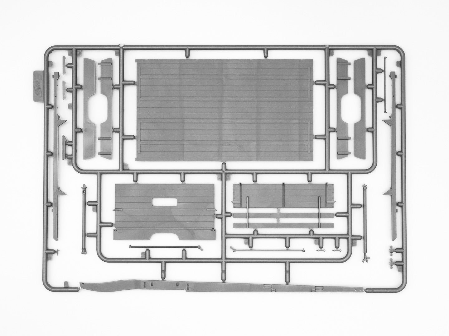 G917T Truppenluftschutzwagen Scale 1:35 ICM35408 Plastic Model Truck Kit