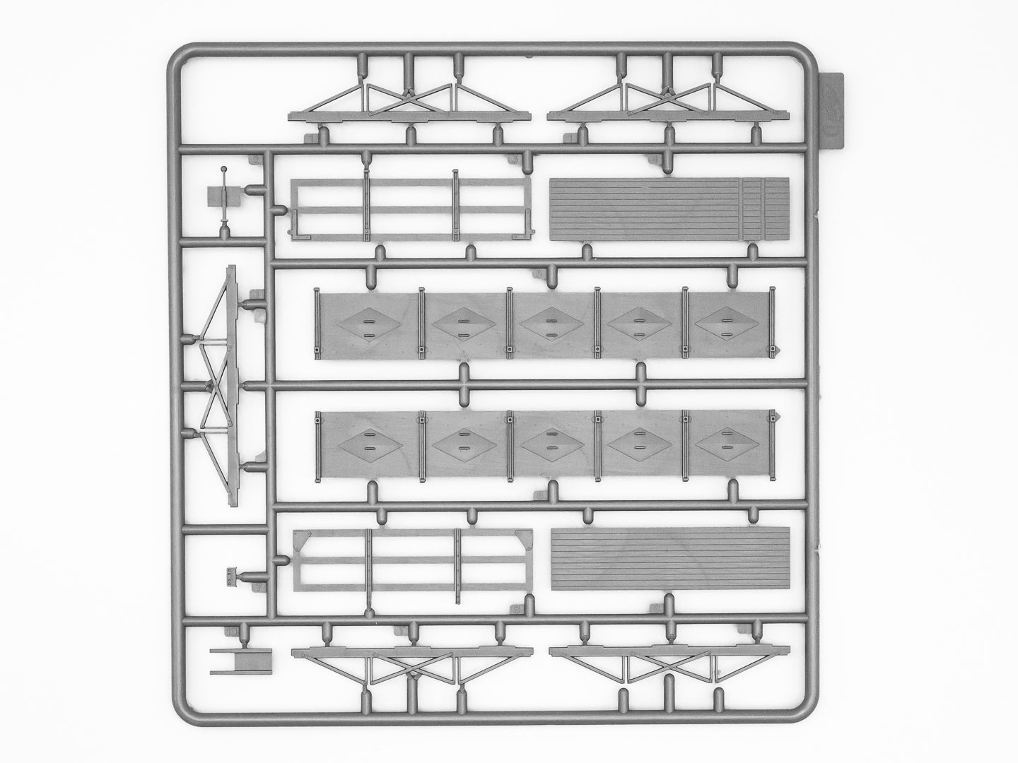 AHN ‘Gulaschkanone’ WWII German mobile field kitchen 1:35 ICM 35415 Model Kit