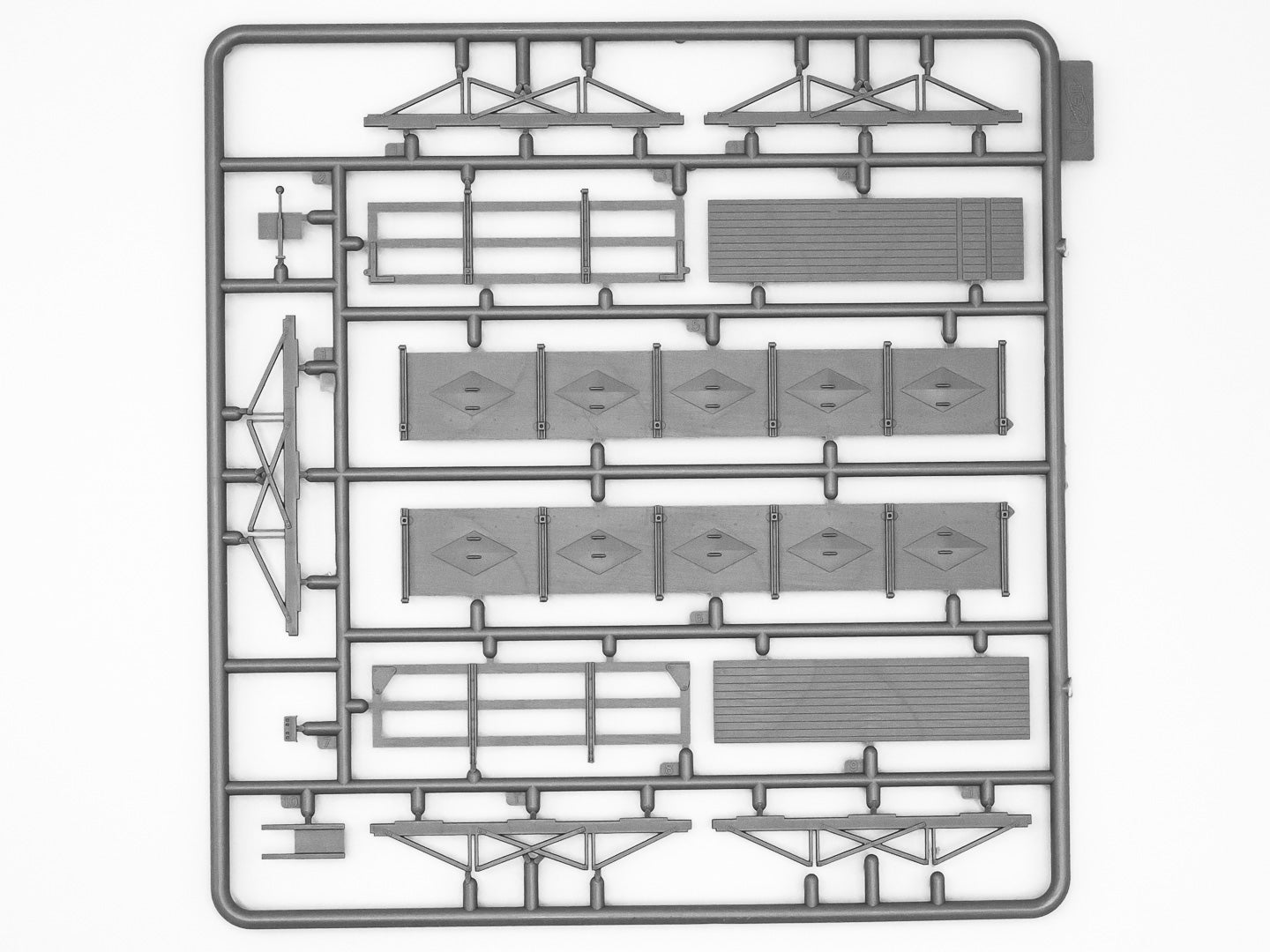 ICM 35418 Plastic model kit 1:35 Lastkraftwagen 3,5 t AHN with German Drivers