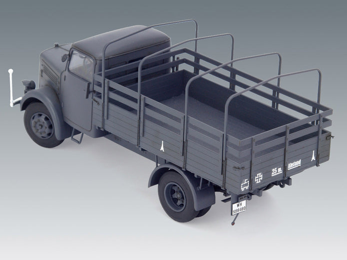 ICM 35451 Plastic model car kit Scale 1:35 KHD S3000, WWII German Army Truck