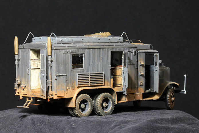 ICM 35462 Scale model kit car 1:35 Krupp L3H163 Kfz.72 WWII German radio truck