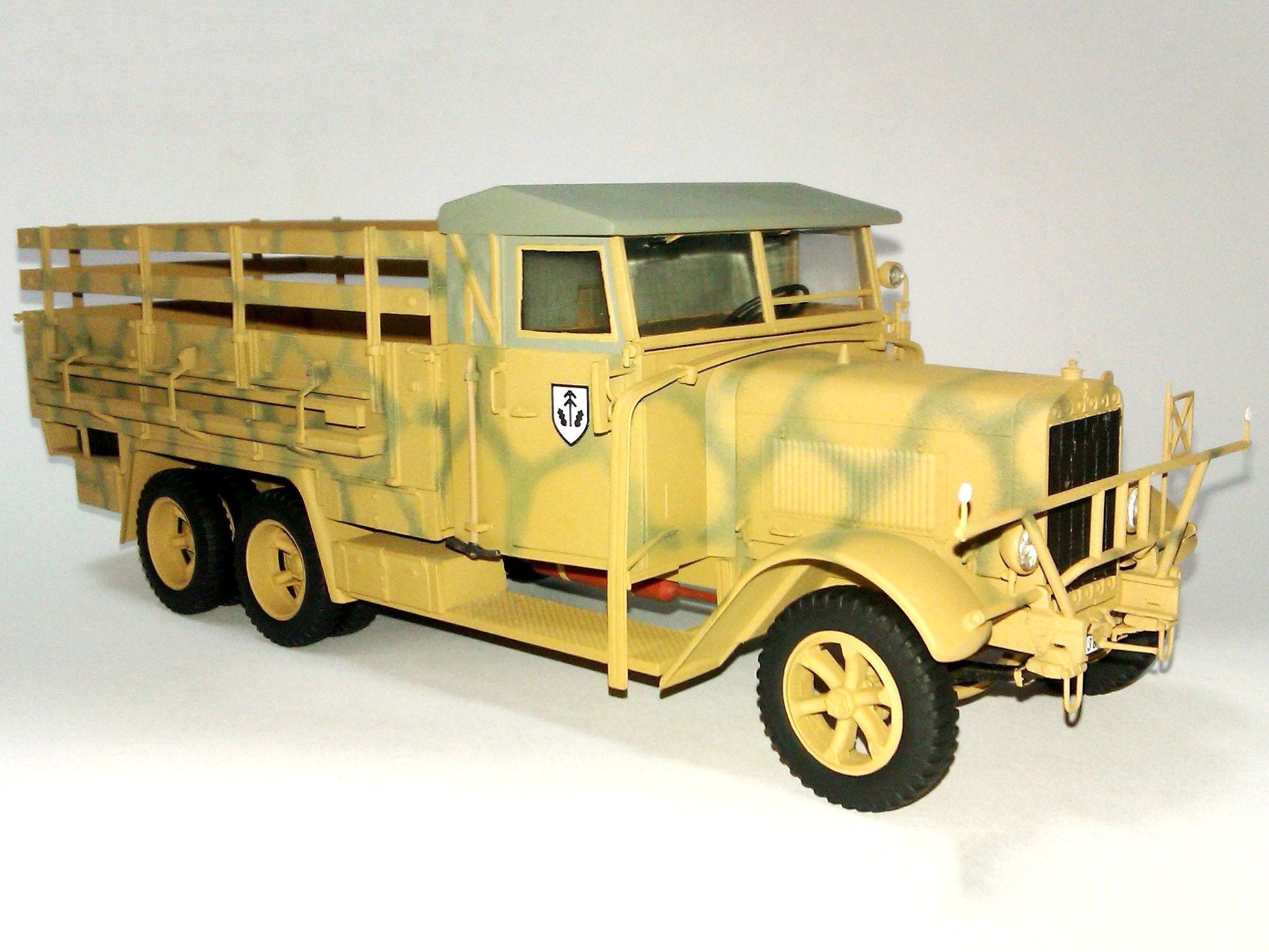 ICM 35466 Plastic model kit Scale 1:35 Henschel 33D1 WWII German army truck
