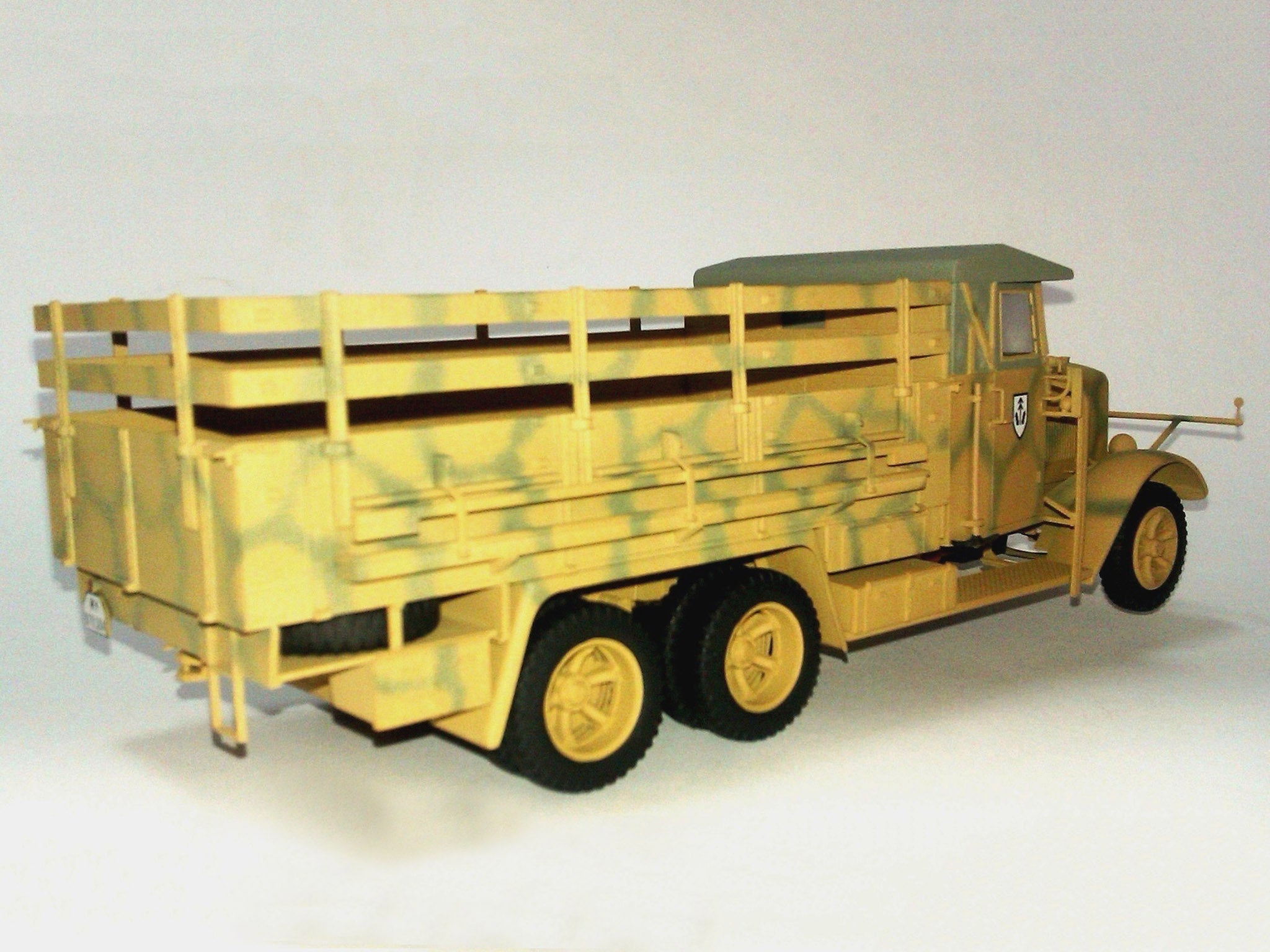 ICM 35466 Plastic model kit Scale 1:35 Henschel 33D1 WWII German army truck