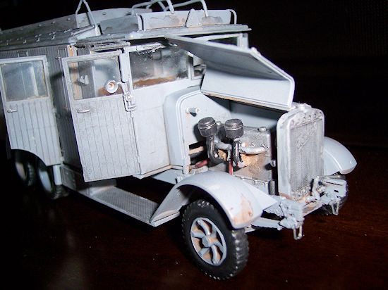 ICM 35467 Scale 1:35 Henschel 33 D1 Kfz.72 WWII German radio communication truck