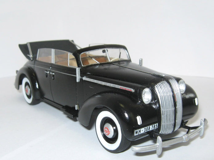 ICM 35471 Plastic model kit Scale 1:35 Admiral Cabriolet, WWII German Staff Car