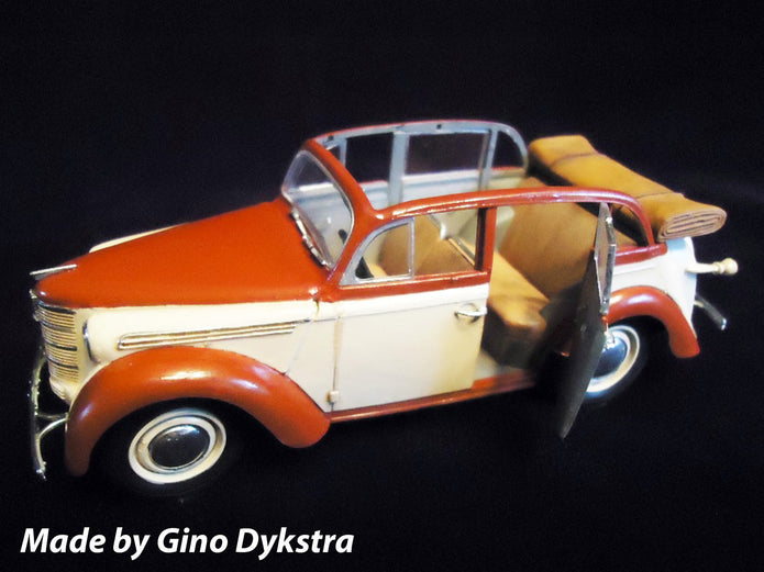 ICM 35484 Plastic model kit Scale 1:35 Moskvitch-401-420A, Soviet passenger car