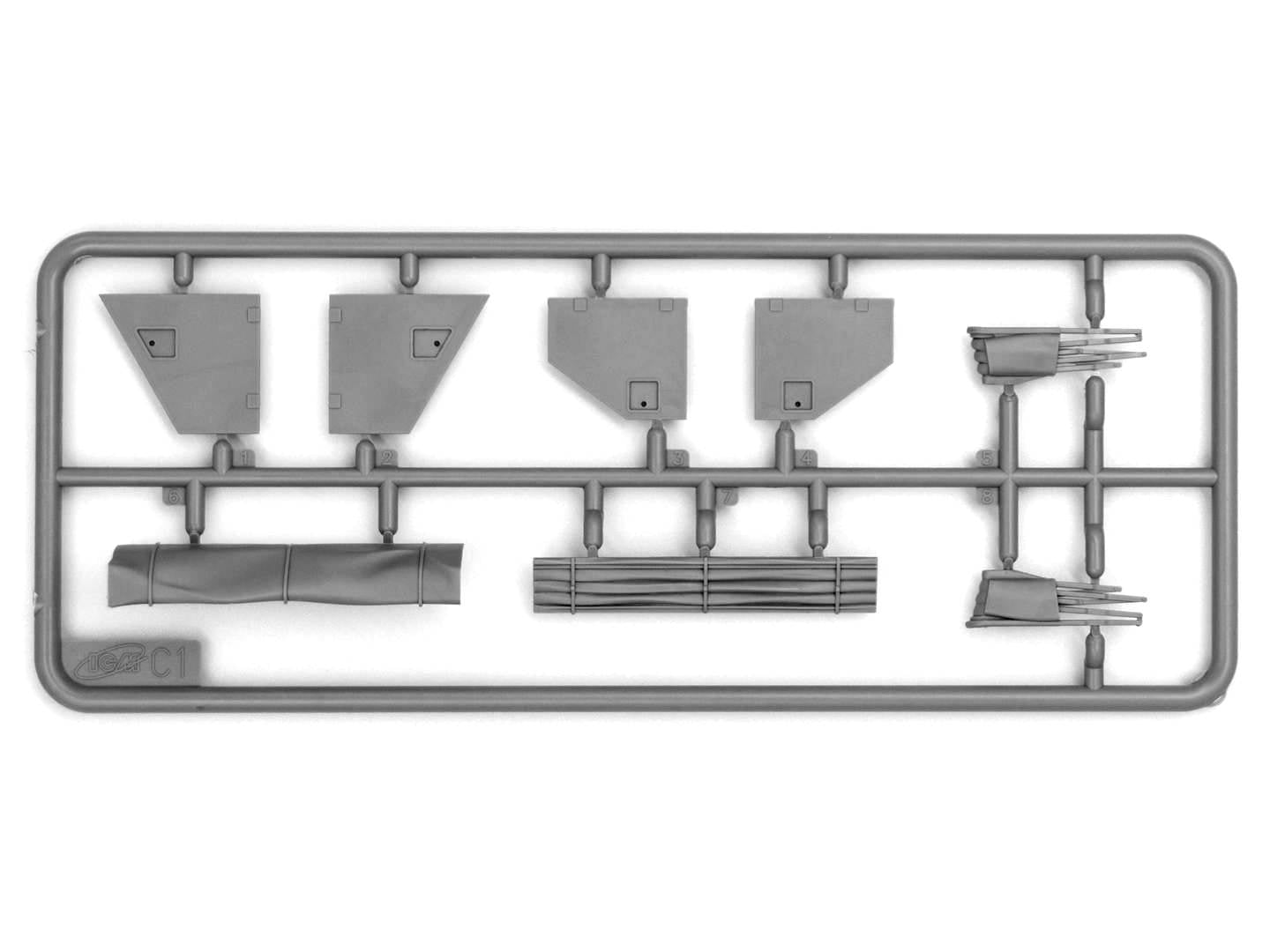 ICM 35503 Scale 1:35 s.E.Pkw Kfz.70 with base 36 German military vehicle WWII