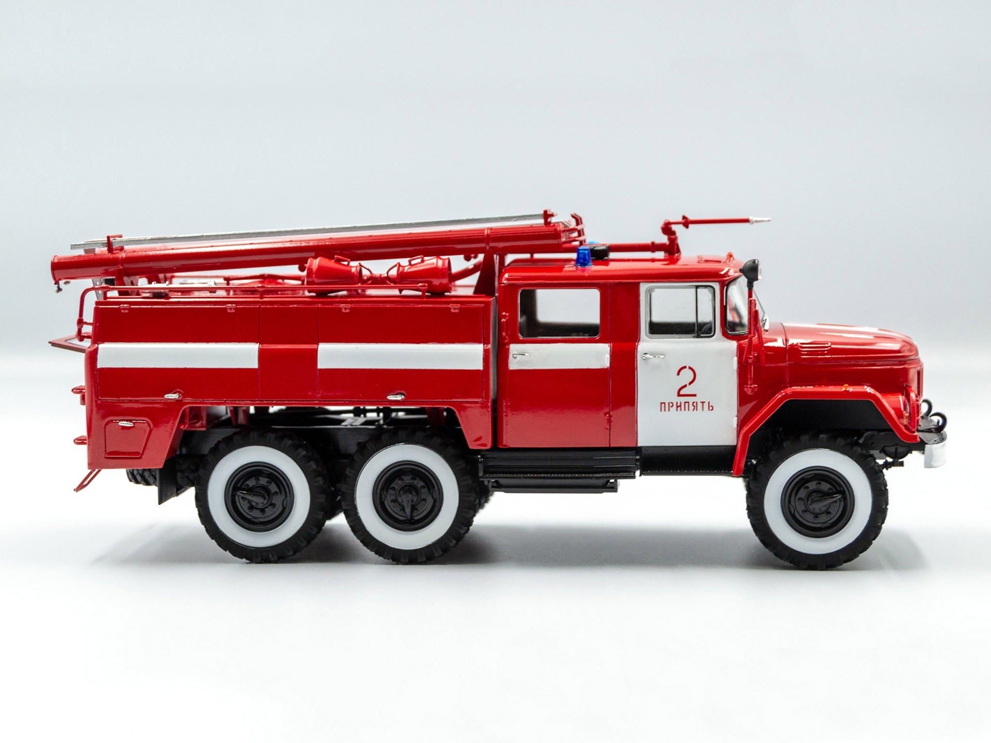 ICM 35519 Plastic model kit Scale 1:35 Soviet Firetruck AC-40-173A modelling kit