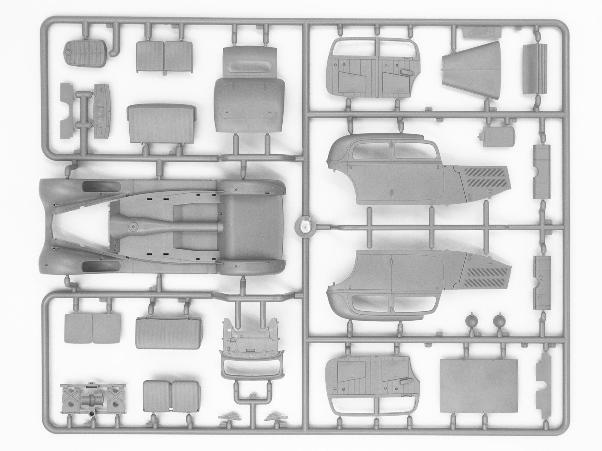 ICM 35537 Plastic model kit Scale 1:35 Typ 320 W142 Saloon WWII German Staff Car