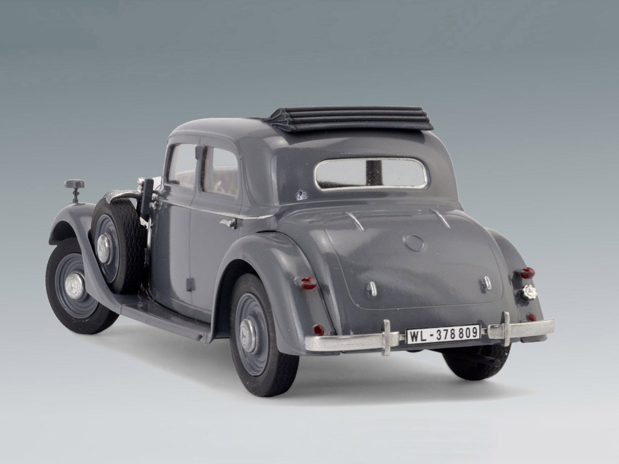 ICM 35537 Plastic model kit Scale 1:35 Typ 320 W142 Saloon WWII German Staff Car