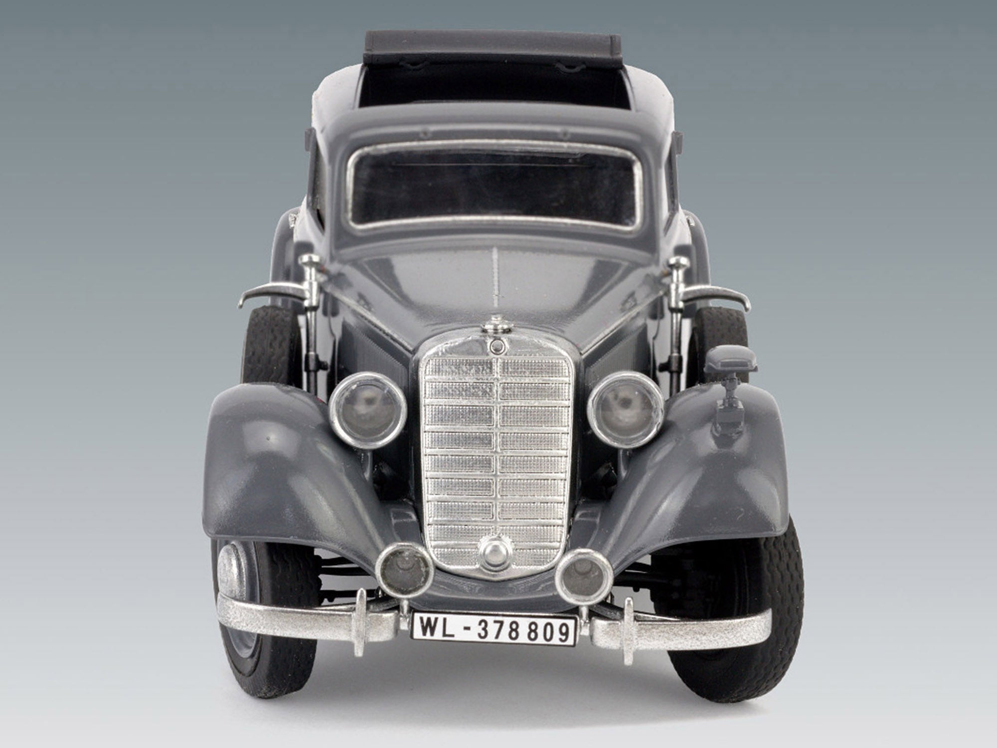 ICM 35537 Plastic model kit Scale 1:35 Typ 320 W142 Saloon WWII German Staff Car