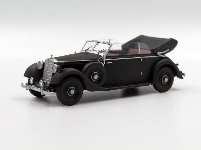 ICM 35540 Scale model kit 1:35 Typ 320 (W142) Cabriolet WWII German Staff Car