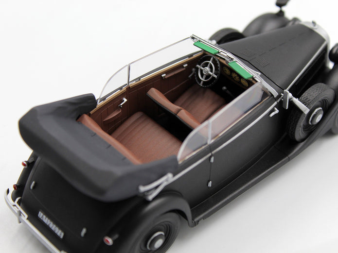 ICM 35540 Scale model kit 1:35 Typ 320 (W142) Cabriolet WWII German Staff Car