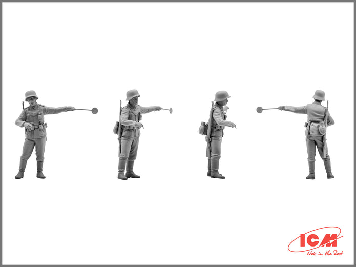 ICM 35561 Plastic model kit figures Scale 1:35 WWII German patrol, 1939-1942
