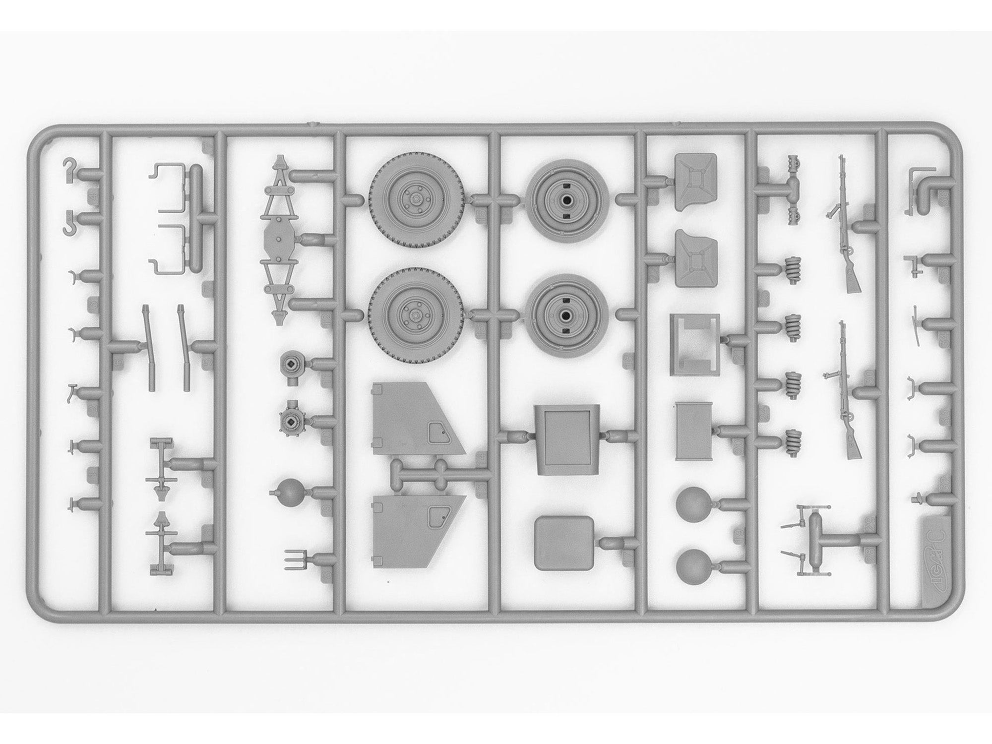 ICM 35582 Scale model kit 1:35 le.gl.Einheitz-Pkw Kfz1 WWII German Personnel Car