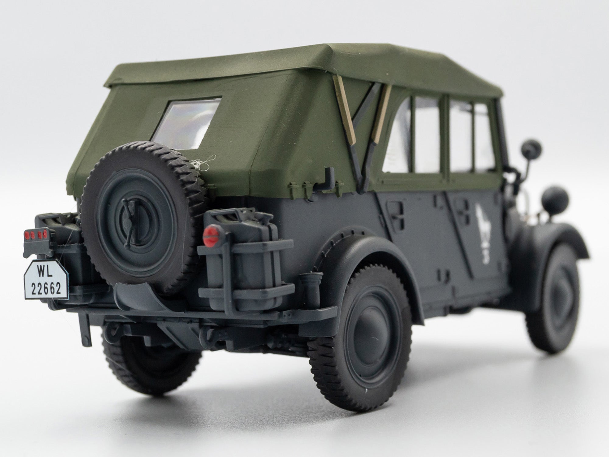 ICM 35582 Scale model kit 1:35 le.gl.Einheitz-Pkw Kfz1 WWII German Personnel Car