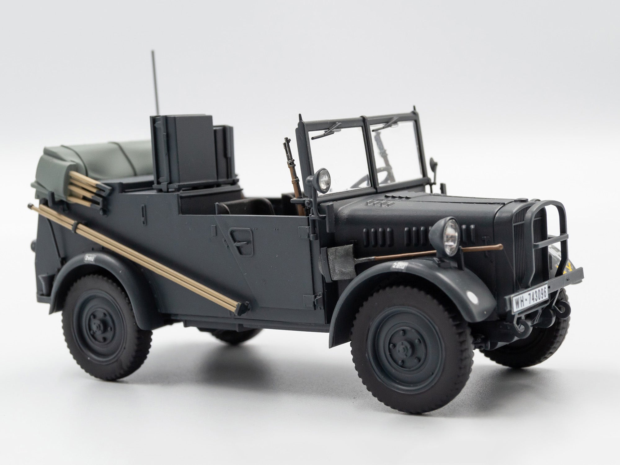 ICM 35583 Plastic car kit models Scale 1:35 Le.glEinheitz-Pkw Kfz2 modelling kit
