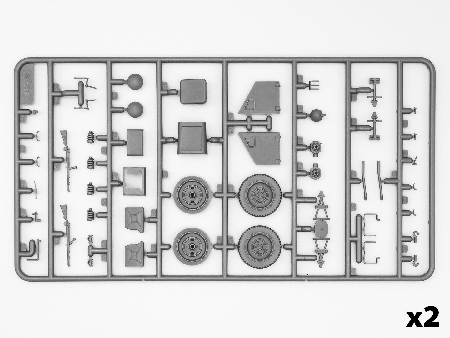 ICM 35584 le.gl.Einheits-Pkw Kfz.4 WWII German Light Anti-Aircraft Vehicle 1:35
