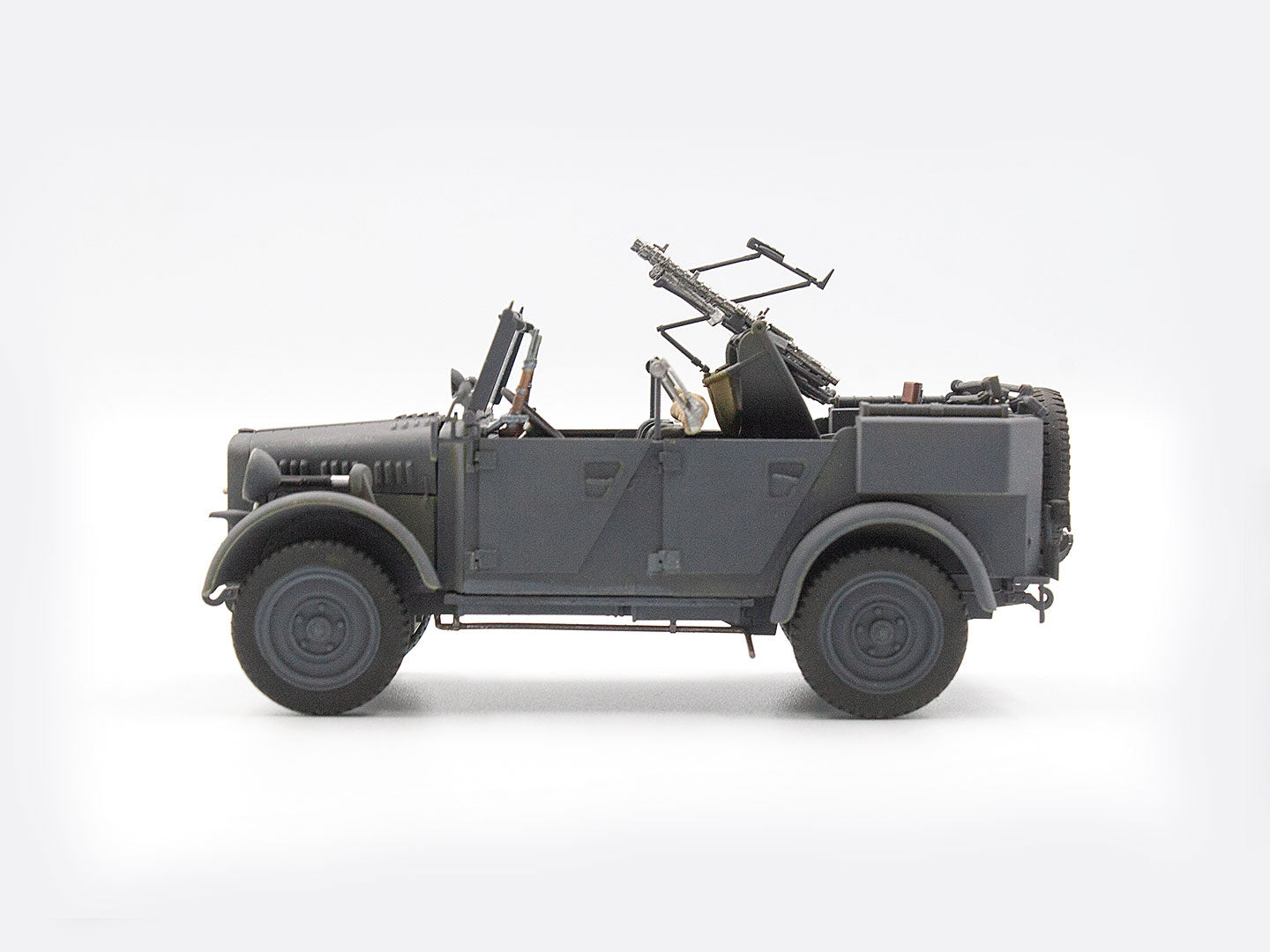 ICM 35584 le.gl.Einheits-Pkw Kfz.4 WWII German Light Anti-Aircraft Vehicle 1:35