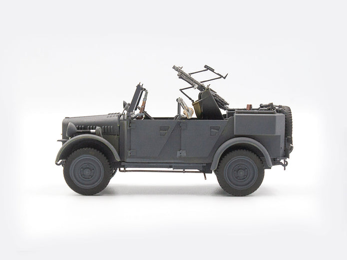 ICM 35584 le.gl.Einheits-Pkw Kfz.4 WWII German Light Anti-Aircraft Vehicle 1:35