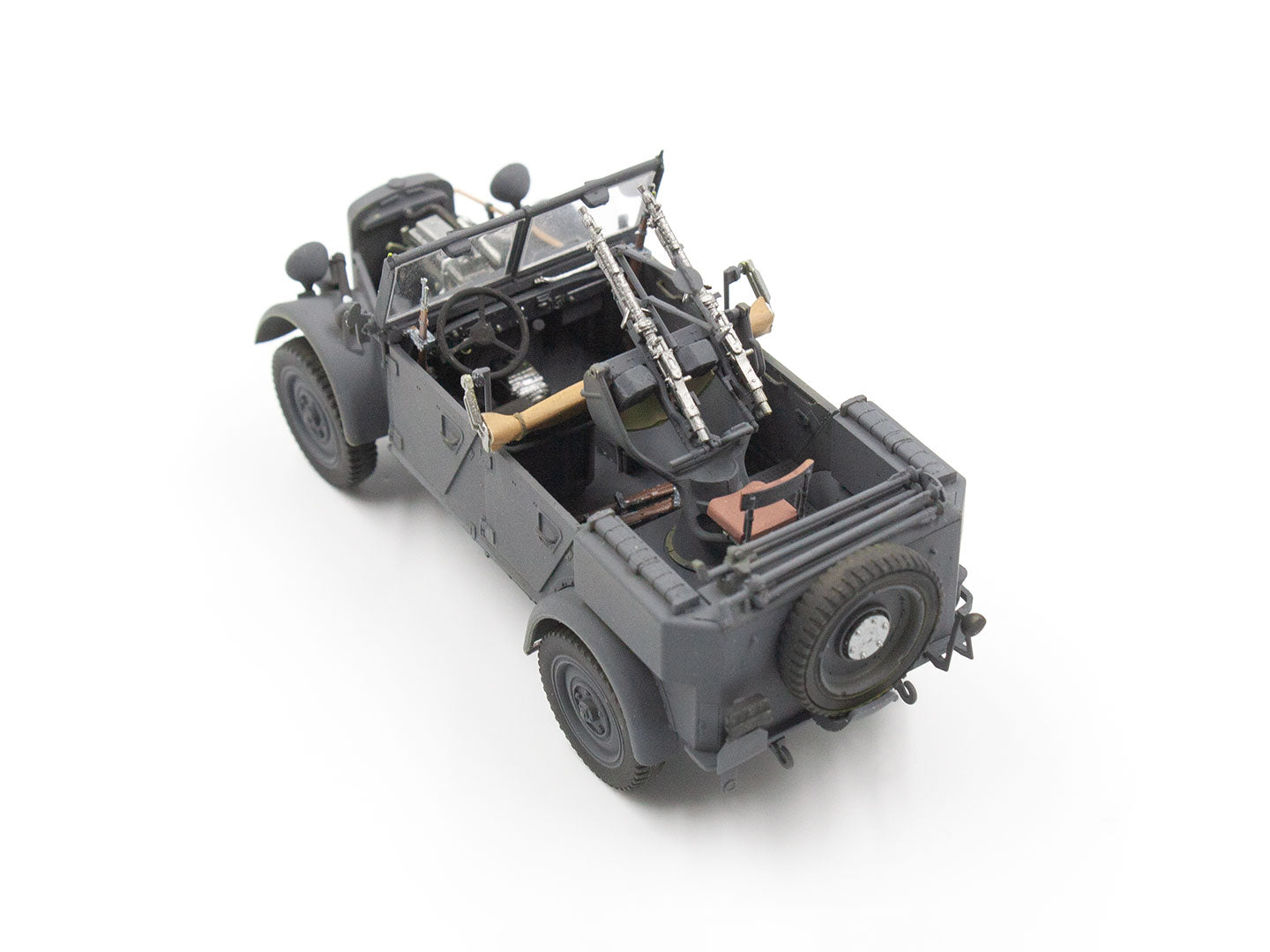 ICM 35584 le.gl.Einheits-Pkw Kfz.4 WWII German Light Anti-Aircraft Vehicle 1:35