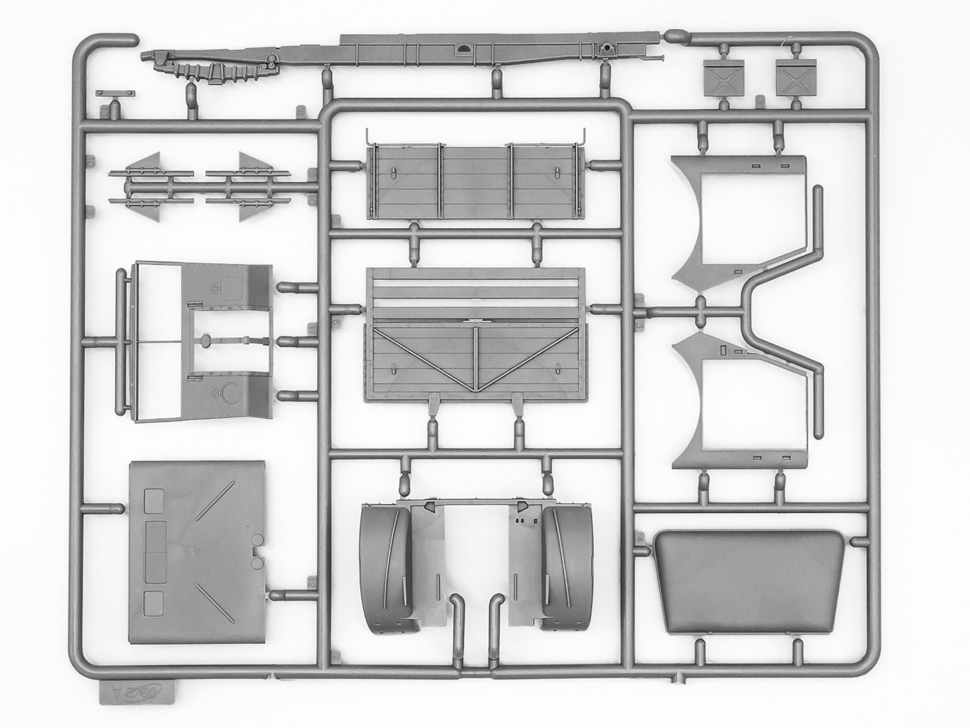 ICM 35590 Plastic model Truck kit Scale 1:35 Model W.O.T. 8, WWII British Truck