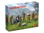 US Field Stove M1937 with cooks Scale 1:35 ICM35619 Plastic Model Figures Kit