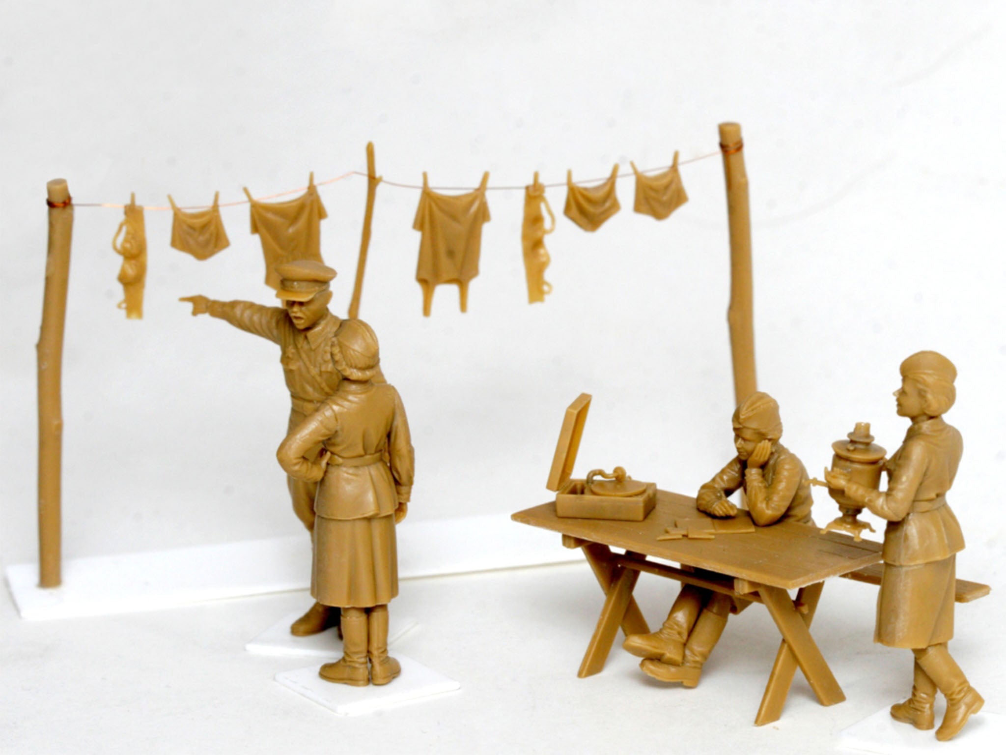 ICM 35621 Plastic model kit Scale 1:35 Soviet Military Servicewomen (1939-1942)