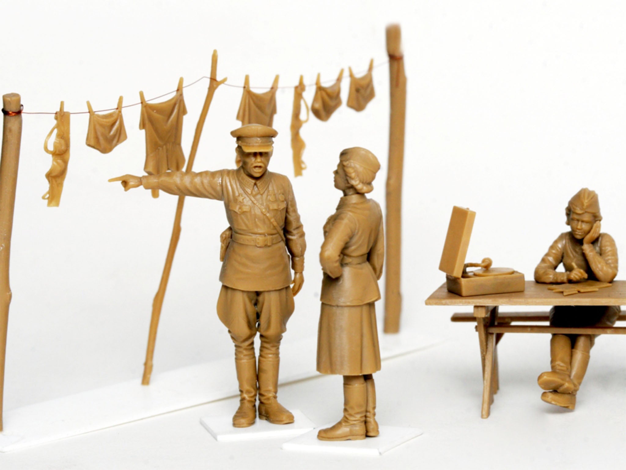 ICM 35621 Plastic model kit Scale 1:35 Soviet Military Servicewomen (1939-1942)