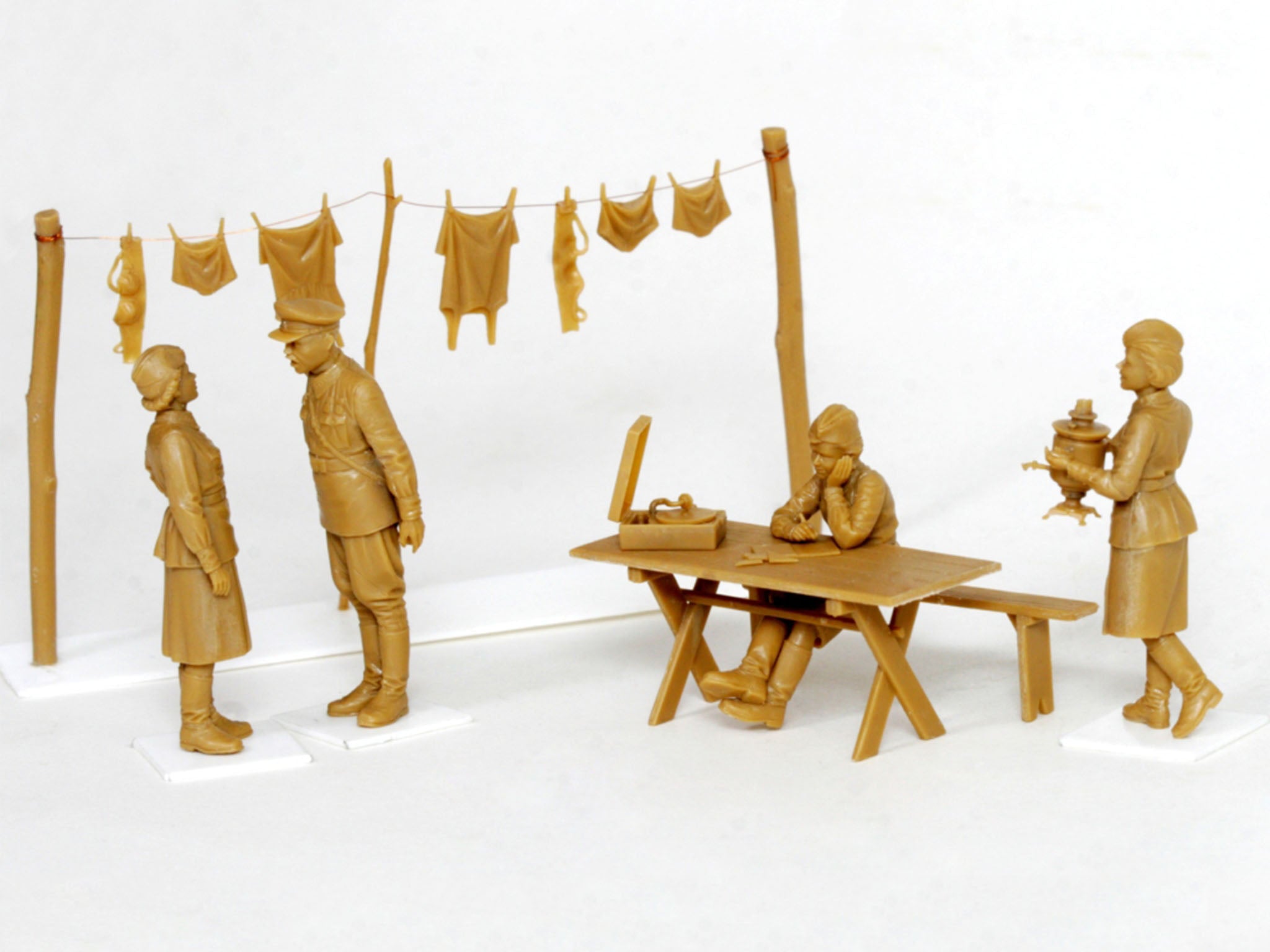 ICM 35621 Plastic model kit Scale 1:35 Soviet Military Servicewomen (1939-1942)