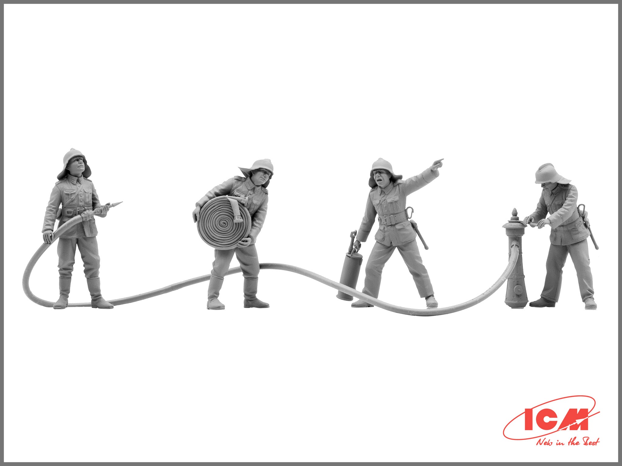ICM 35632 Scale model kit 1:35 WWII German Firemen 4 figurines plastic kit model