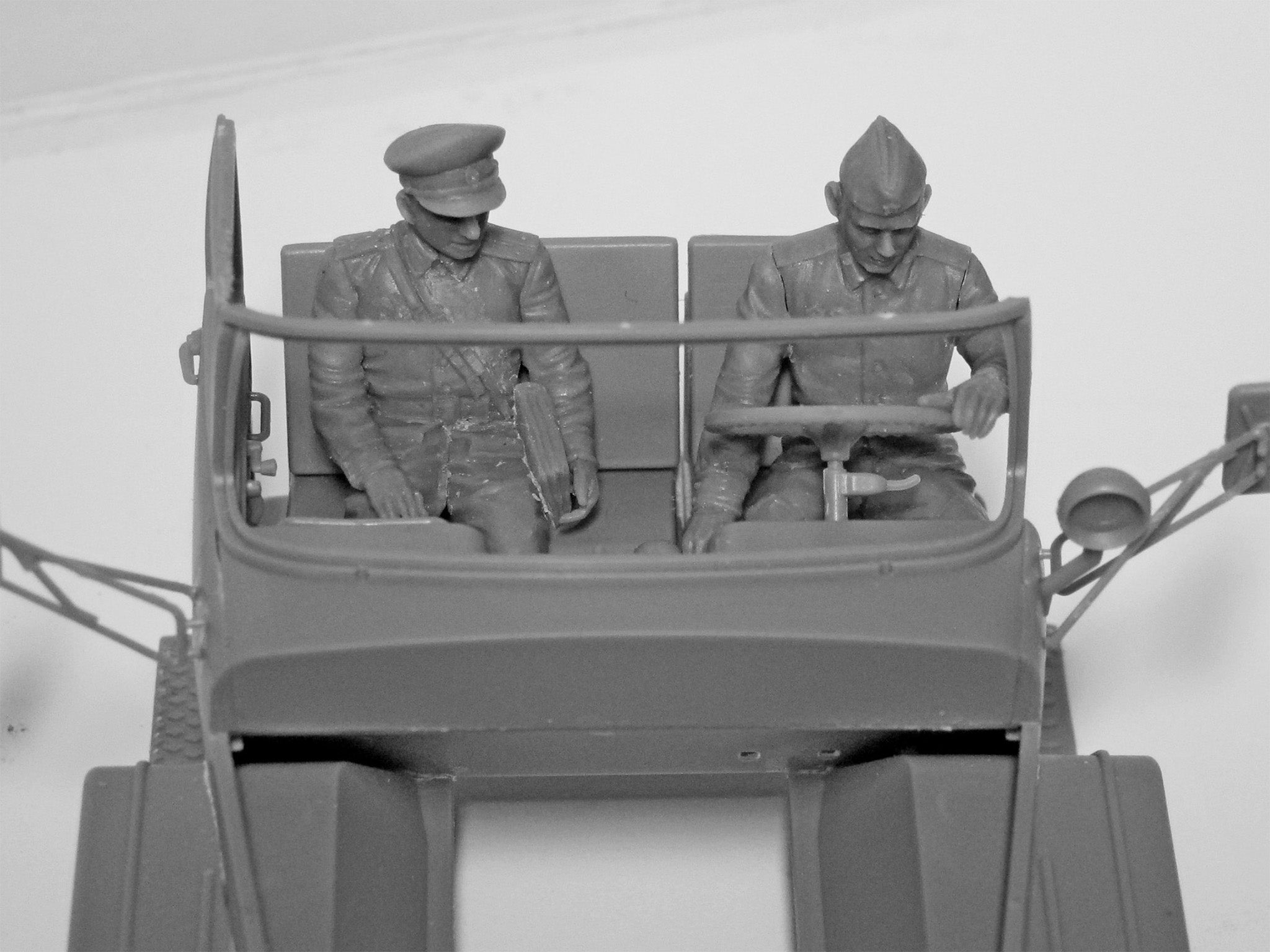 Soviet Army Servicemen (1979-1991) 5 figures Scale 1:35 ICM35636 Plastic Model Figures Kit