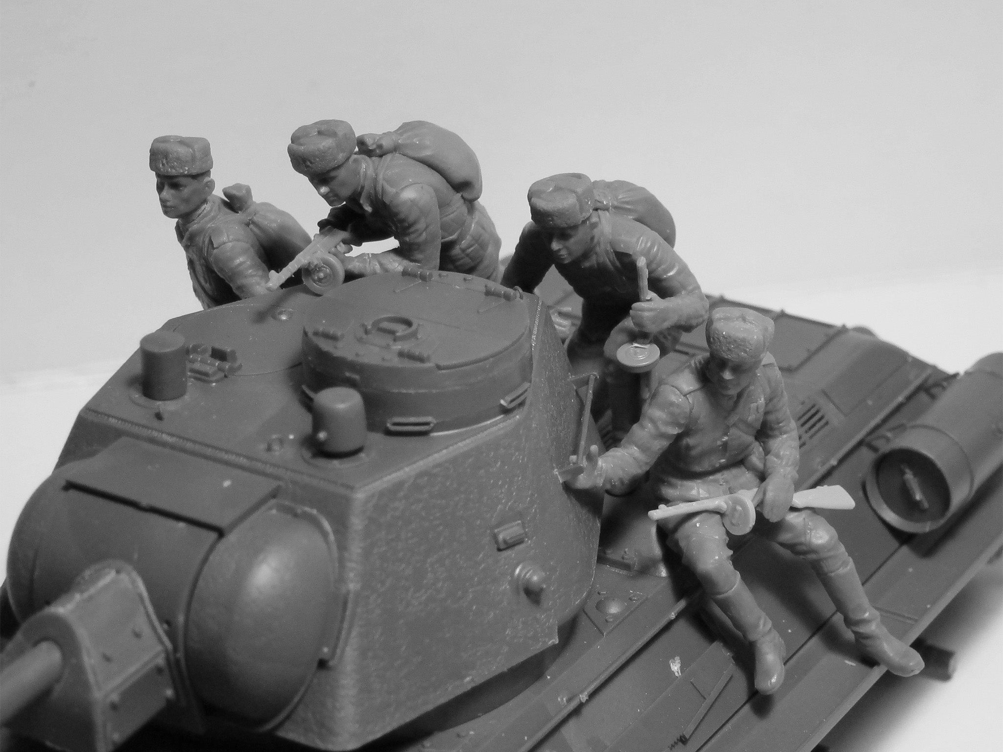 ICM 35640 Plastic model kit figures Scale 1:35 Soviet Tank Riders (1943-1945)