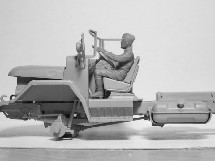 ICM 35641 Plastic model kit figures Scale 1:35 Soviet Drivers, 1979-1991