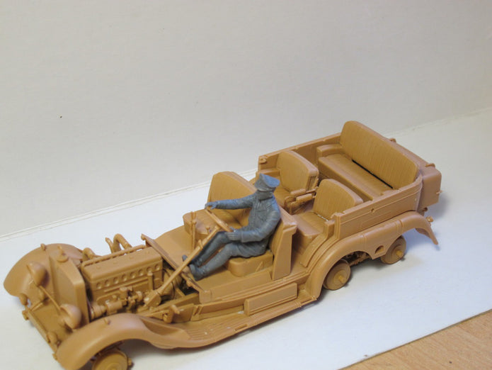 ICM 35642 Plastic model Scale 1:35 German Drivers 1939-1945 model kits plastic