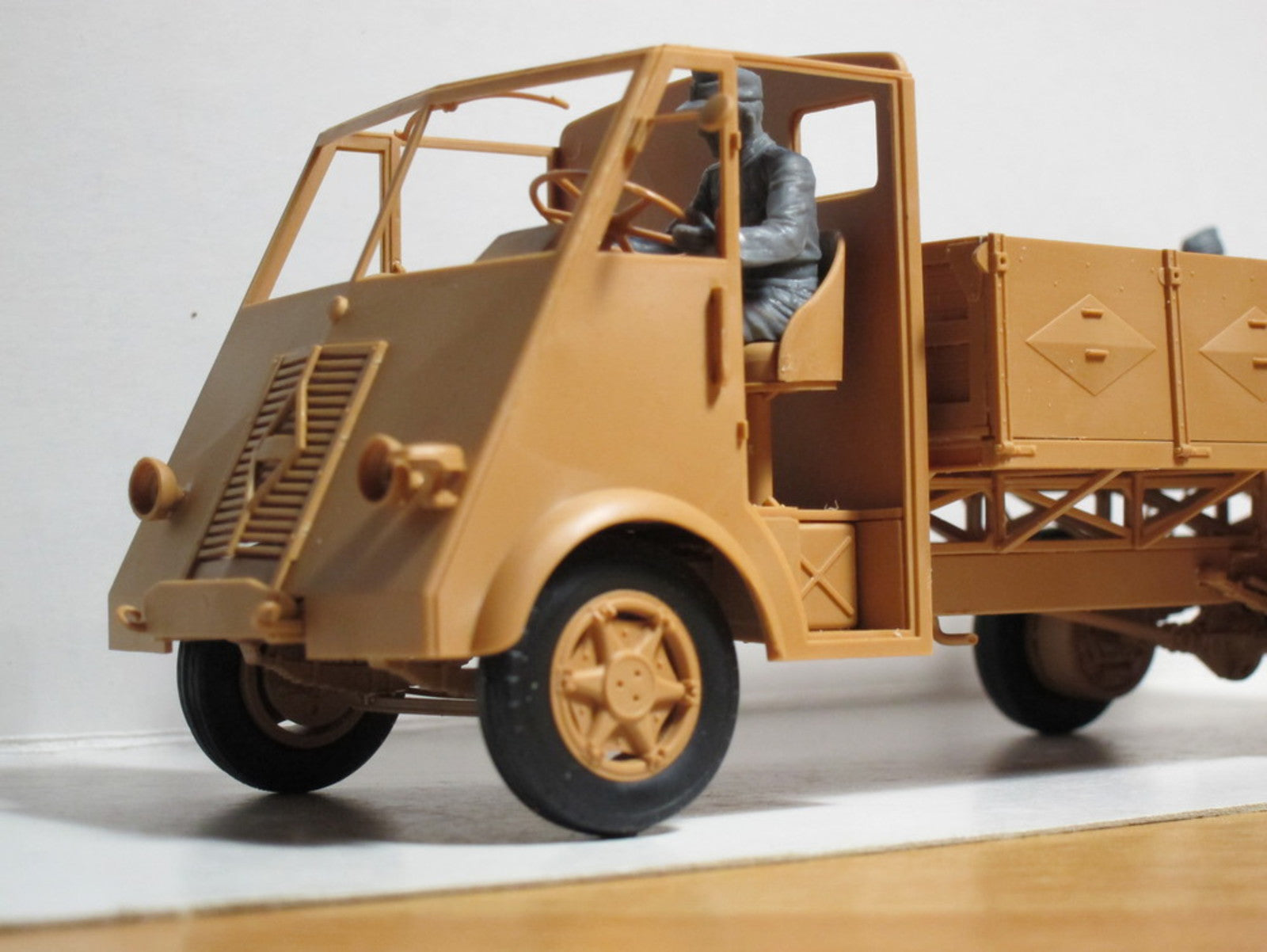 ICM 35642 Plastic model Scale 1:35 German Drivers 1939-1945 model kits plastic
